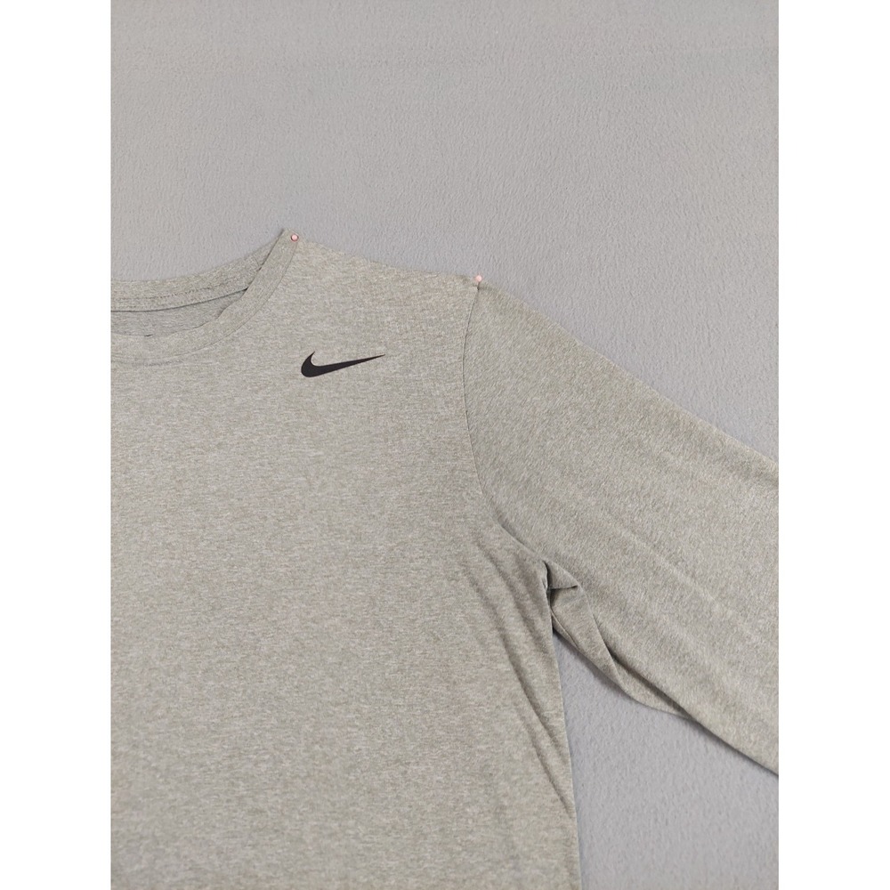 Nike Men Athletic Shirt M Gray Dri Fit 100% Polyester Logo Long Sleeve Crew Neck - Picture 2 of 16